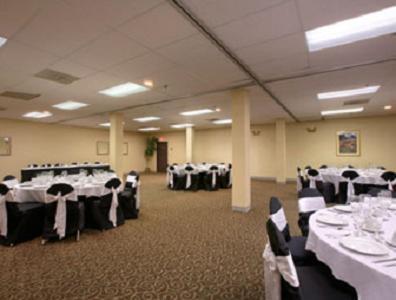 Plaza Hotel And Suites Pine Bluff Restaurant foto